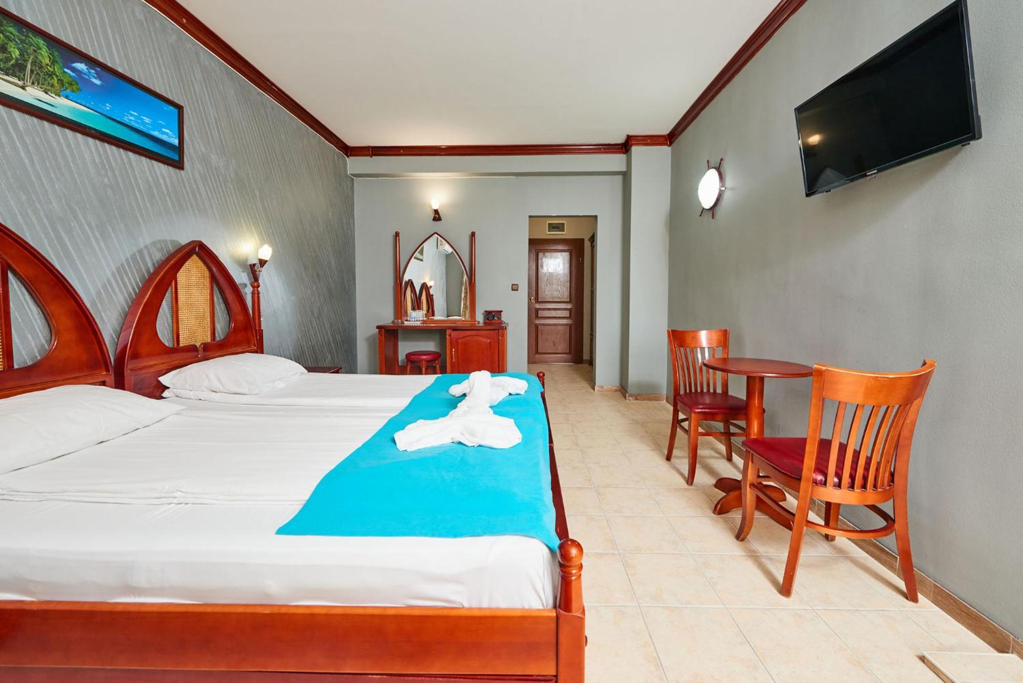 Hotel Manz 2 Pomorie Exterior photo