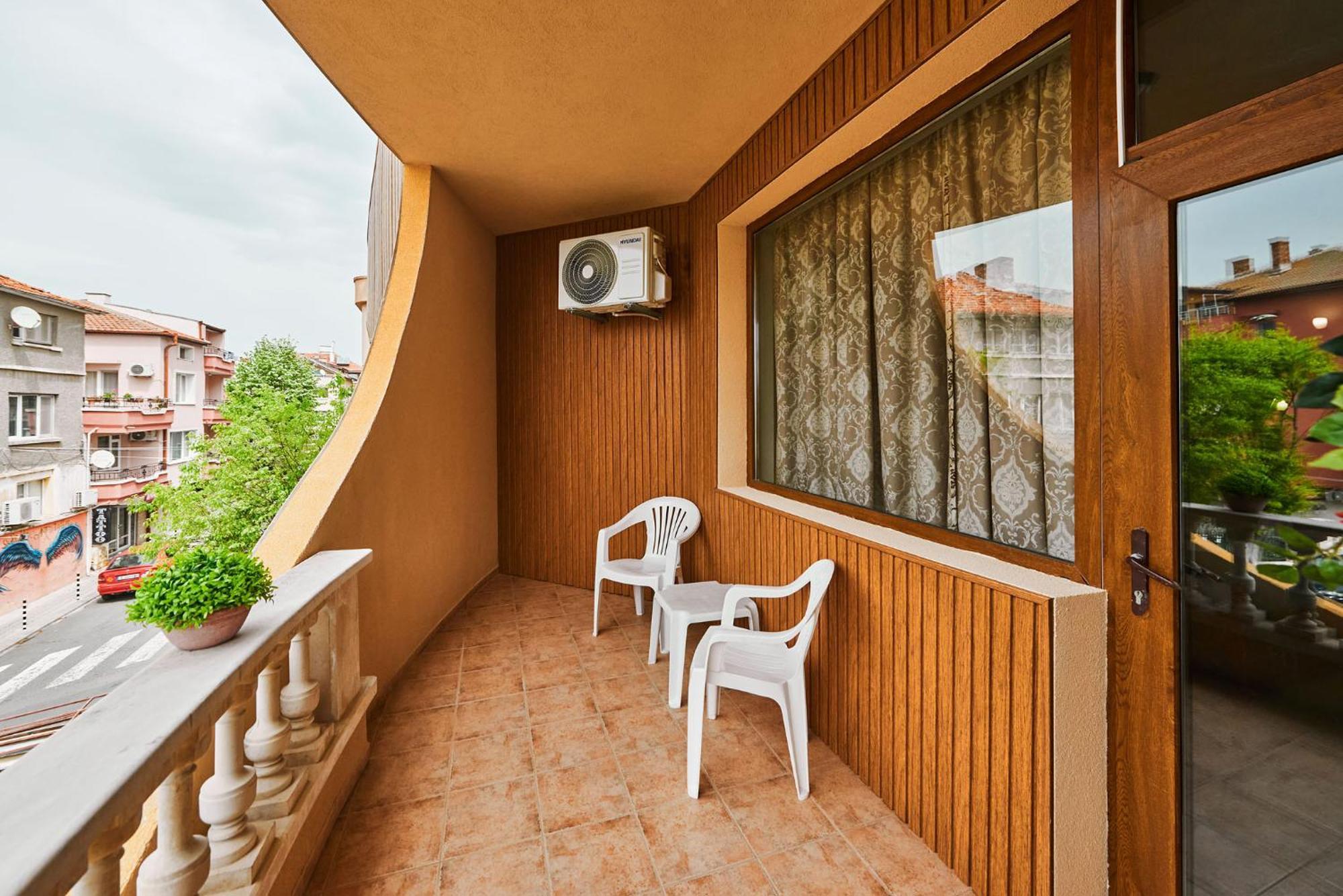 Hotel Manz 2 Pomorie Exterior photo