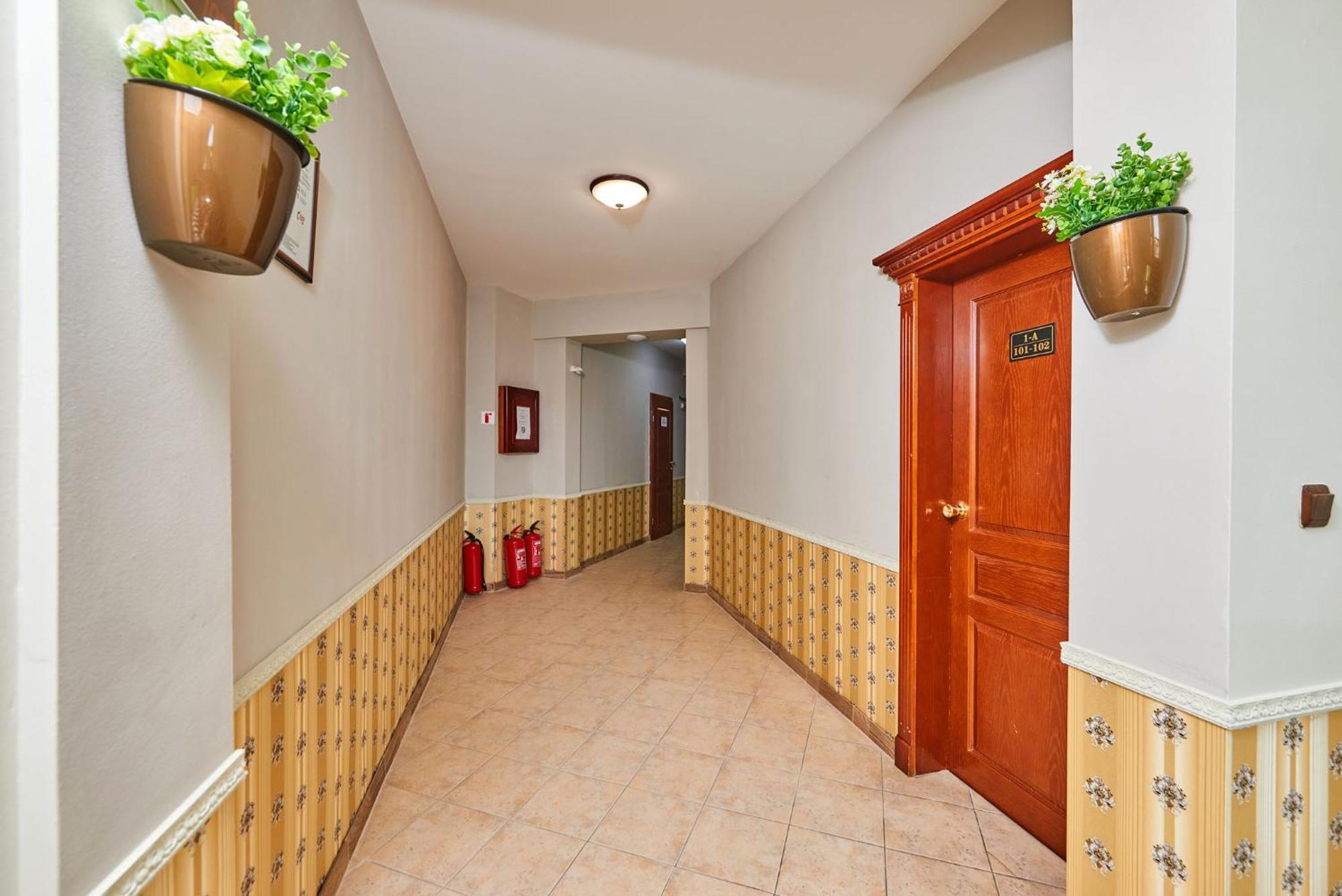 Hotel Manz 2 Pomorie Exterior photo