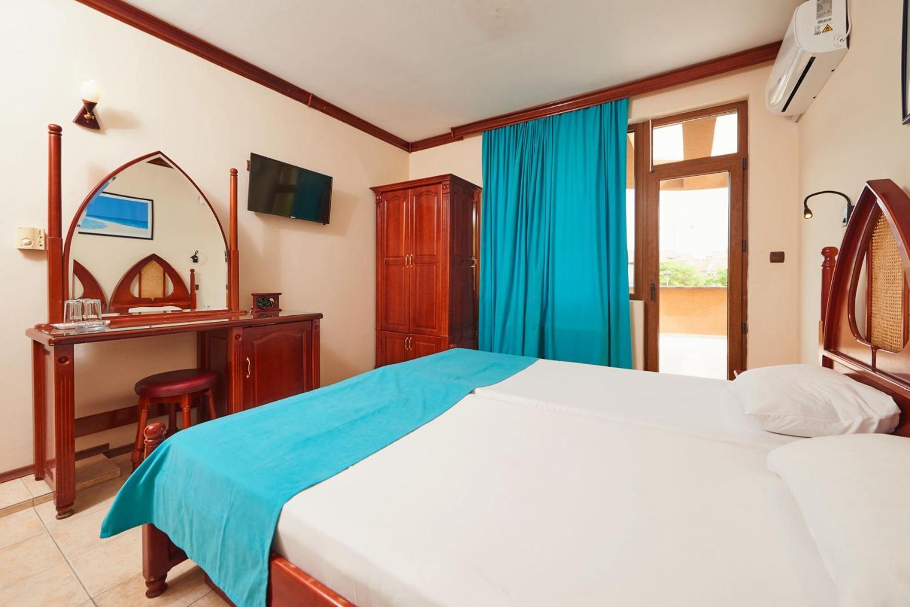 Hotel Manz 2 Pomorie Exterior photo